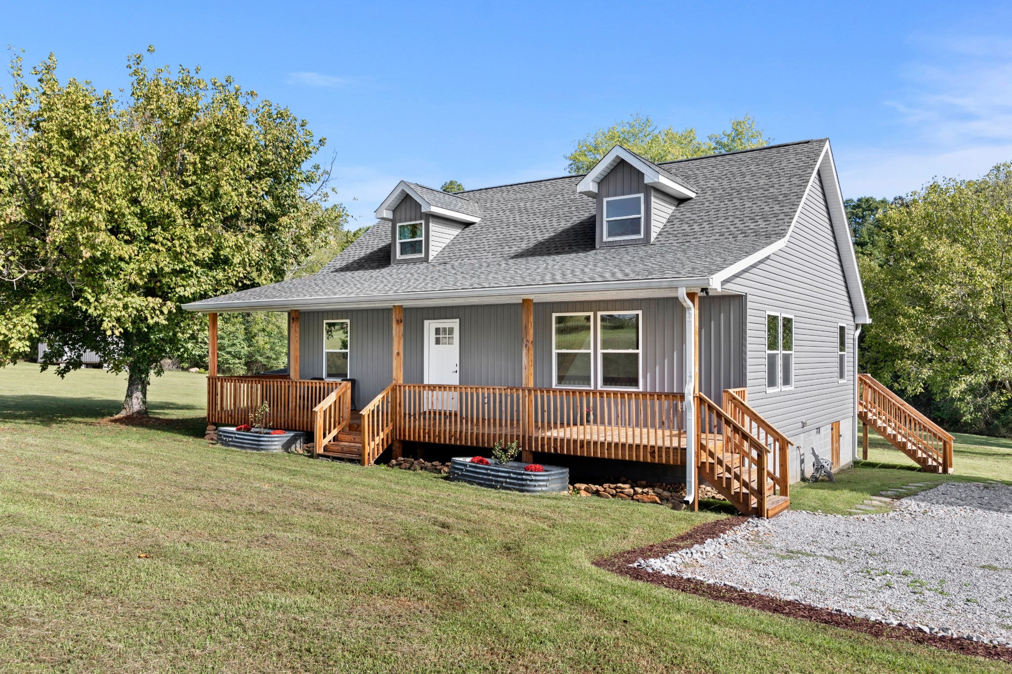 290 Foothills Rd