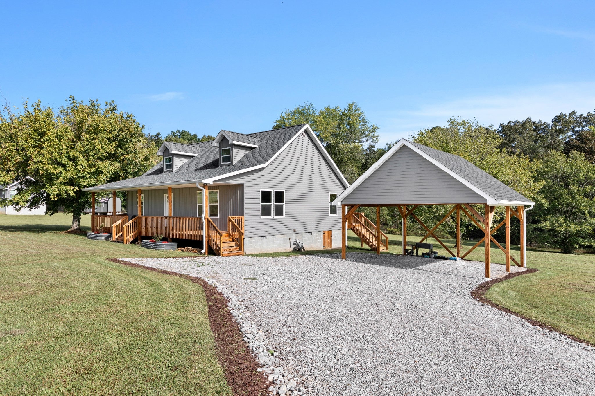290 Foothills Rd