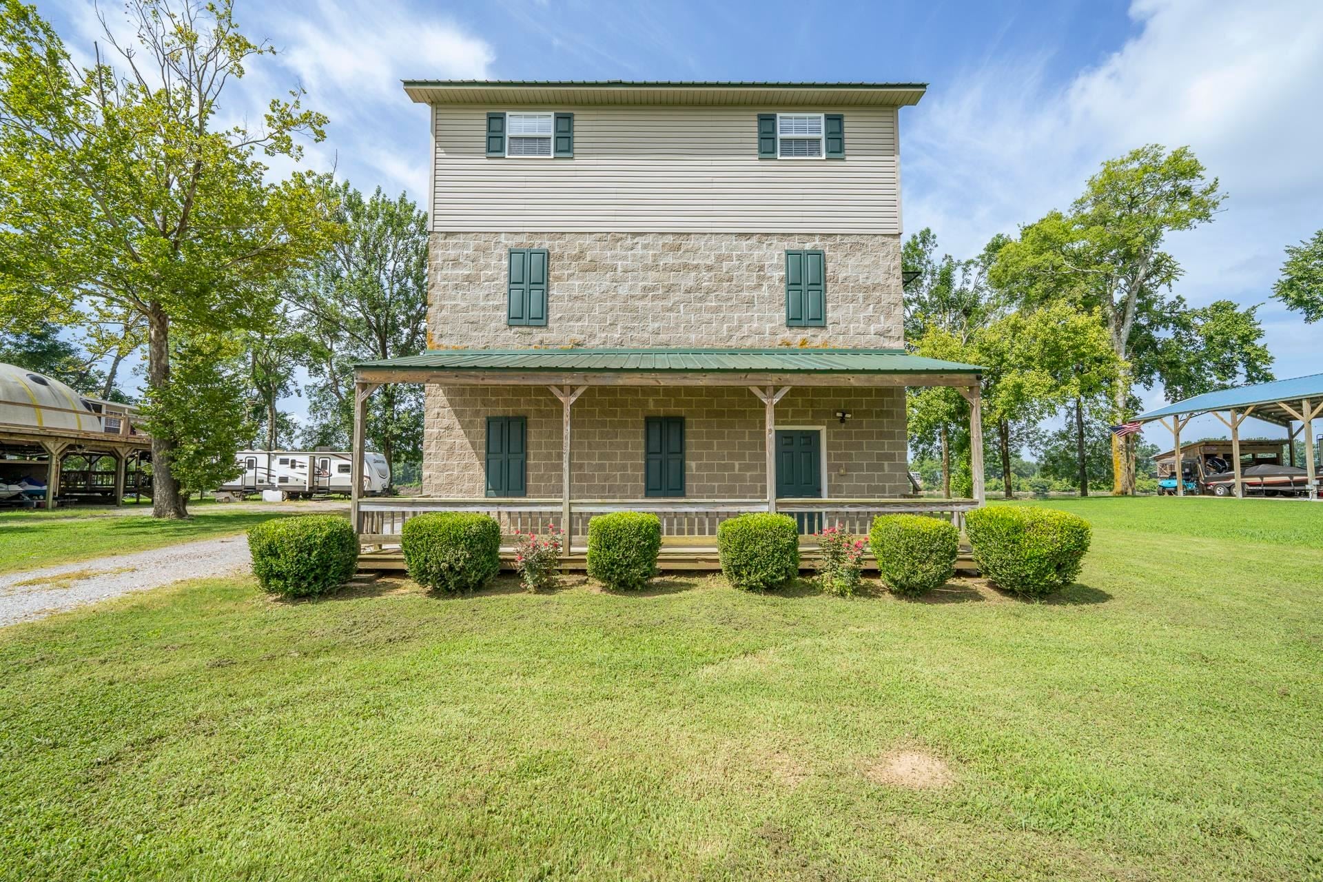 965 ARNOLD LN