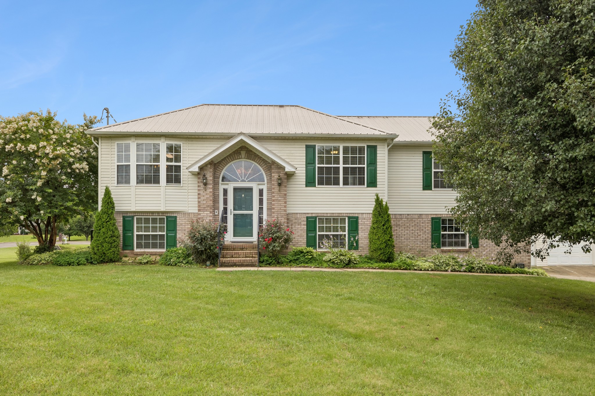 Photo 1 of 47 — 2501 Golden Pond Ln, Spring Hill, TN 37174
