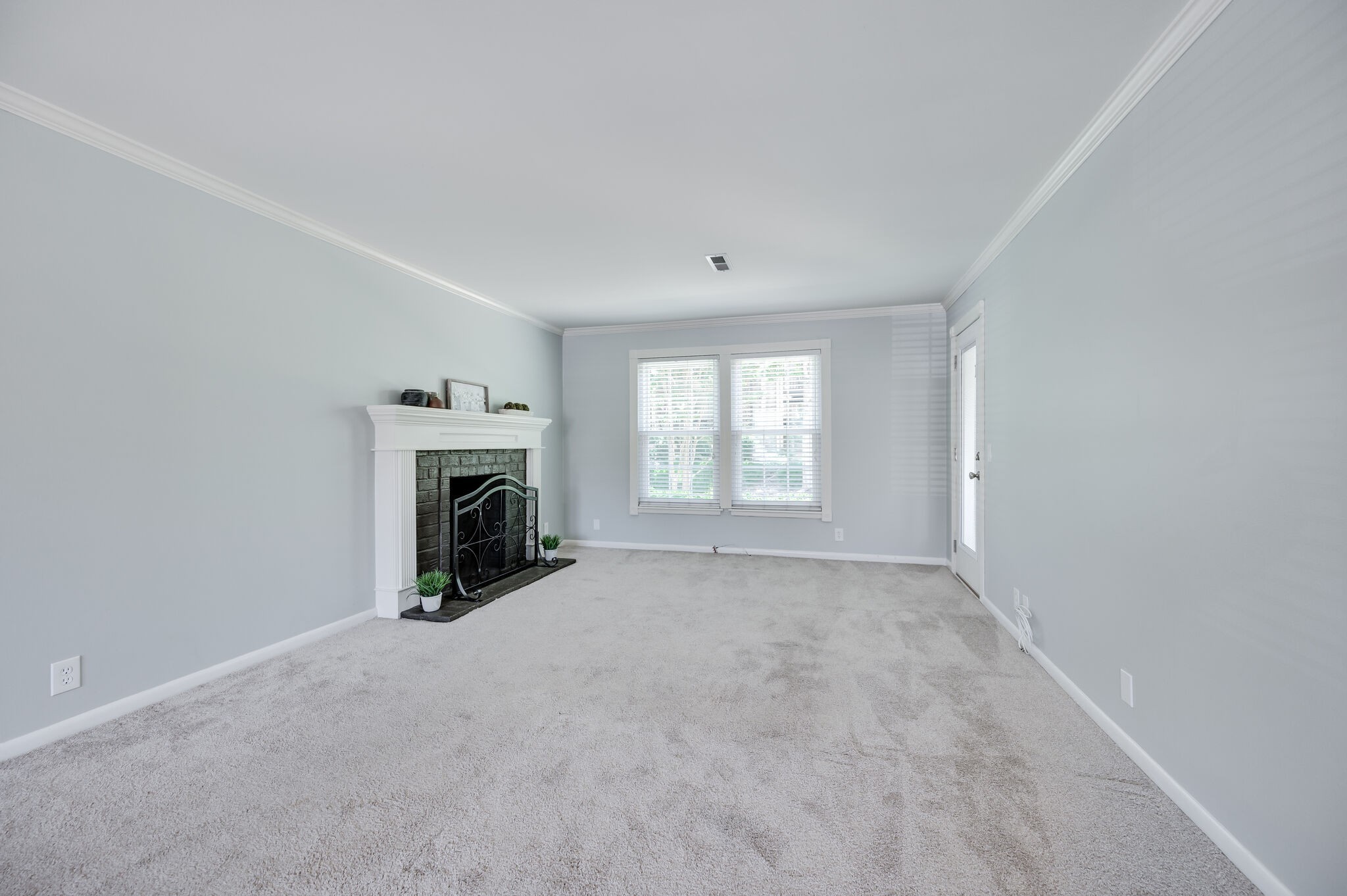 2116 Hobbs Rd M1