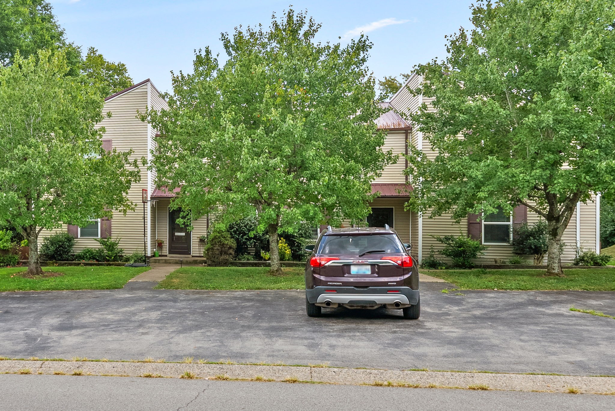 921 Kingsbury Drive C