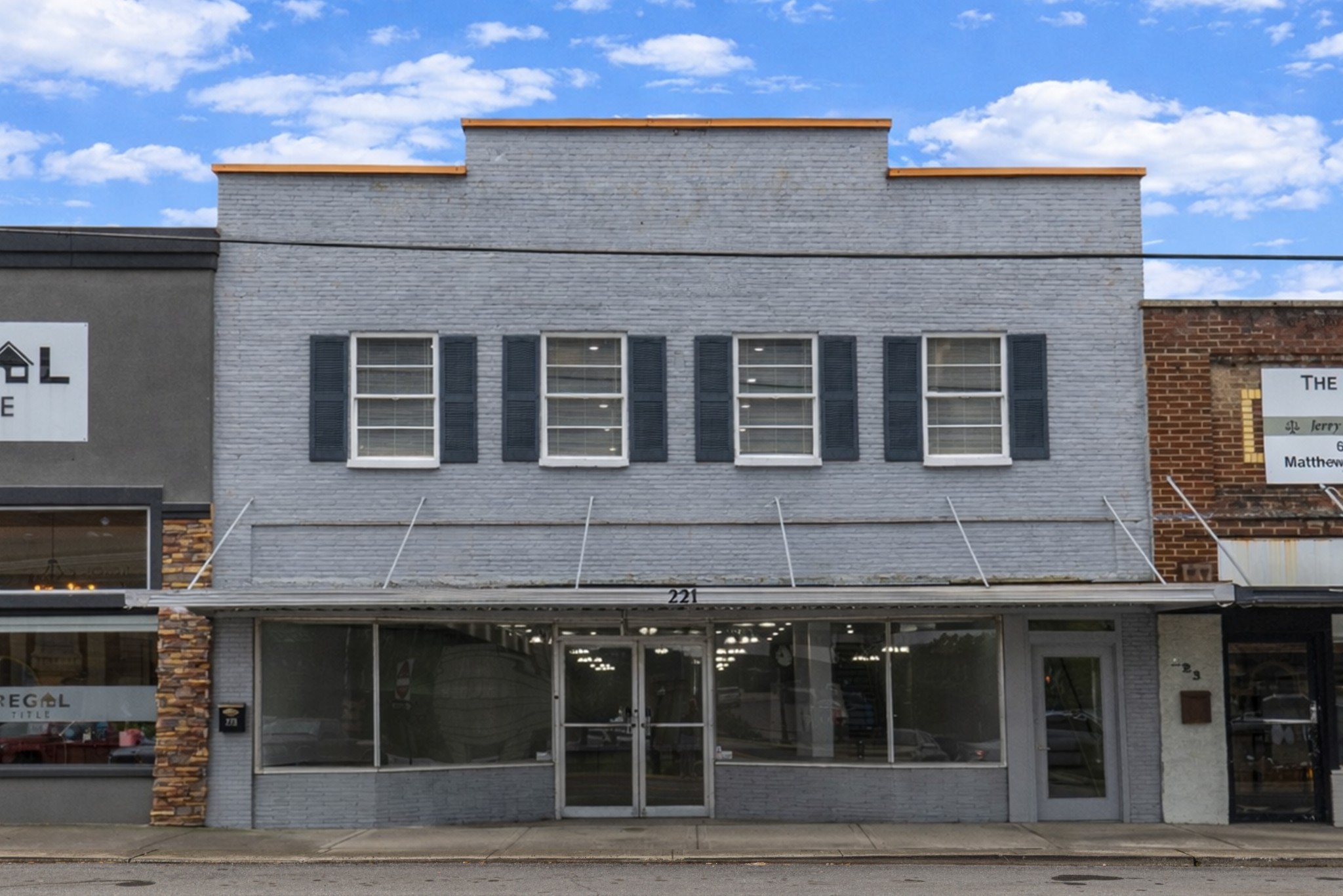 Photo 1 of 19 — 221 W Main St, Woodbury, TN 37190