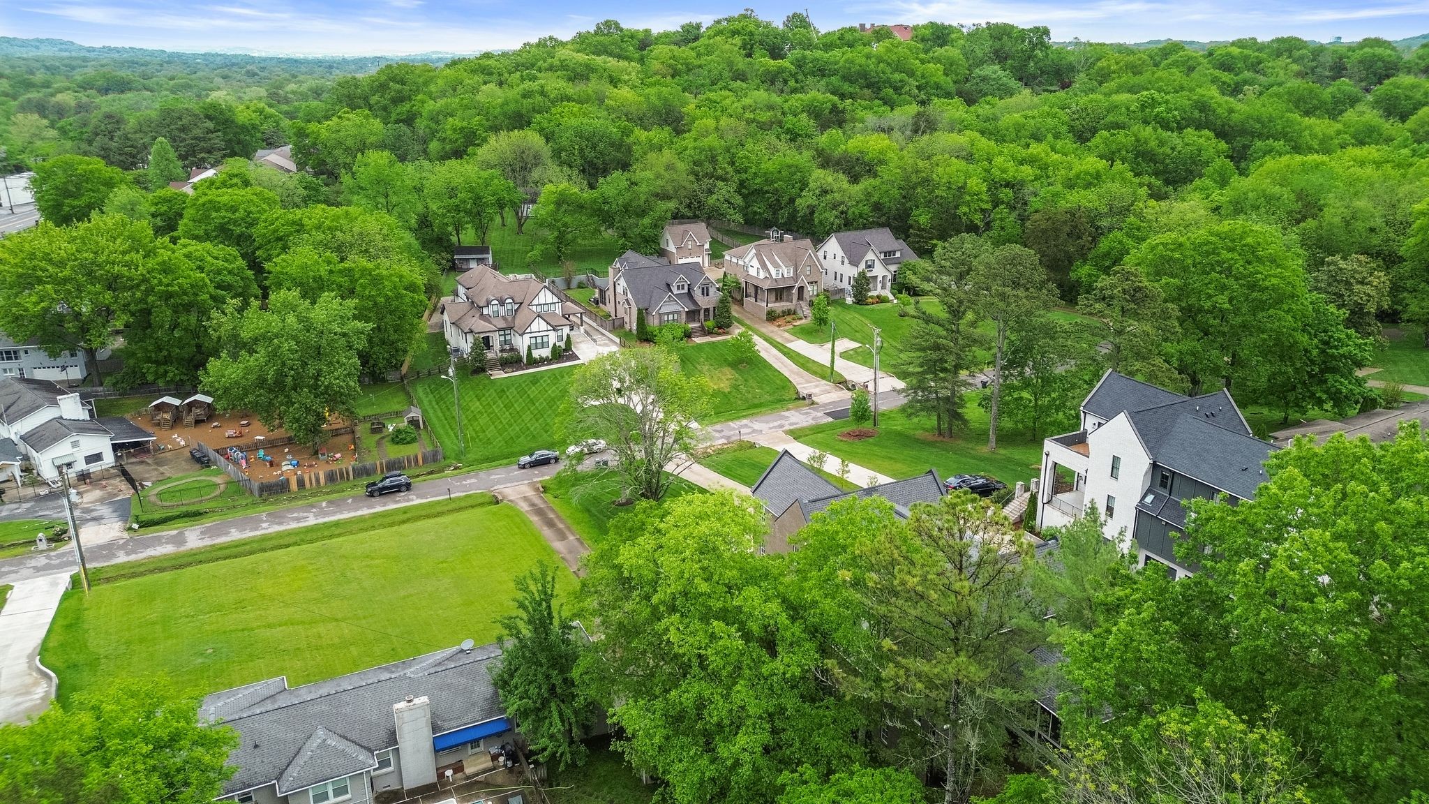 Nashville, Tennessee 37205, United States, 5 Bedrooms Bedrooms, ,6 BathroomsBathrooms,Residential,Active,109372