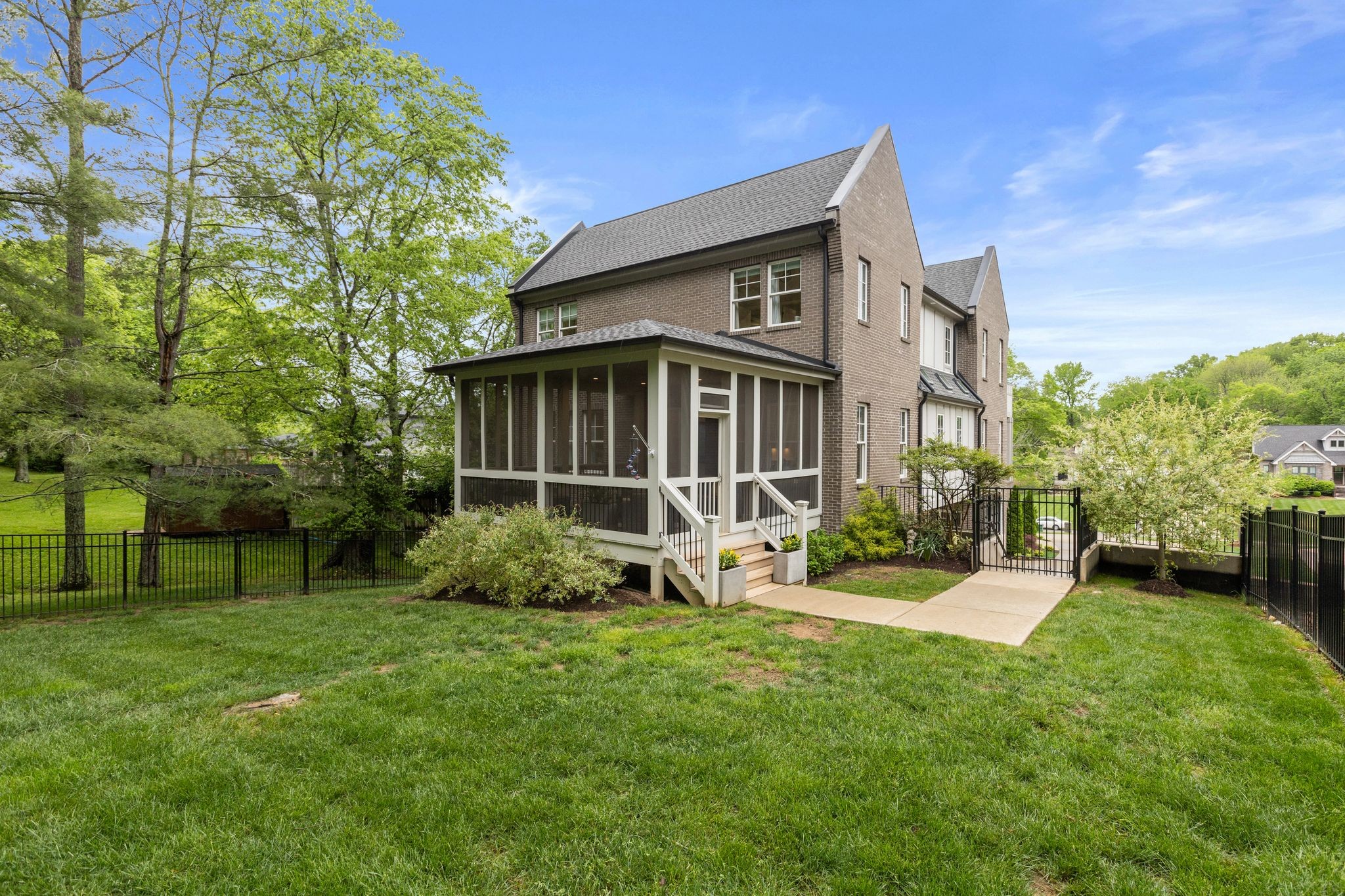 Nashville, Tennessee 37205, United States, 5 Bedrooms Bedrooms, ,6 BathroomsBathrooms,Residential,Active,109372