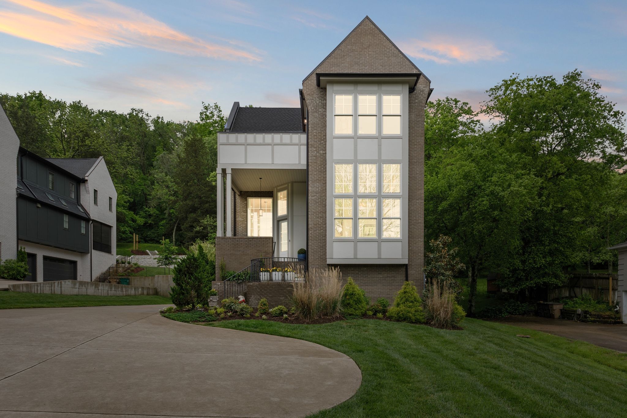 Nashville, Tennessee 37205, United States, 5 Bedrooms Bedrooms, ,6 BathroomsBathrooms,Residential,Active,109372