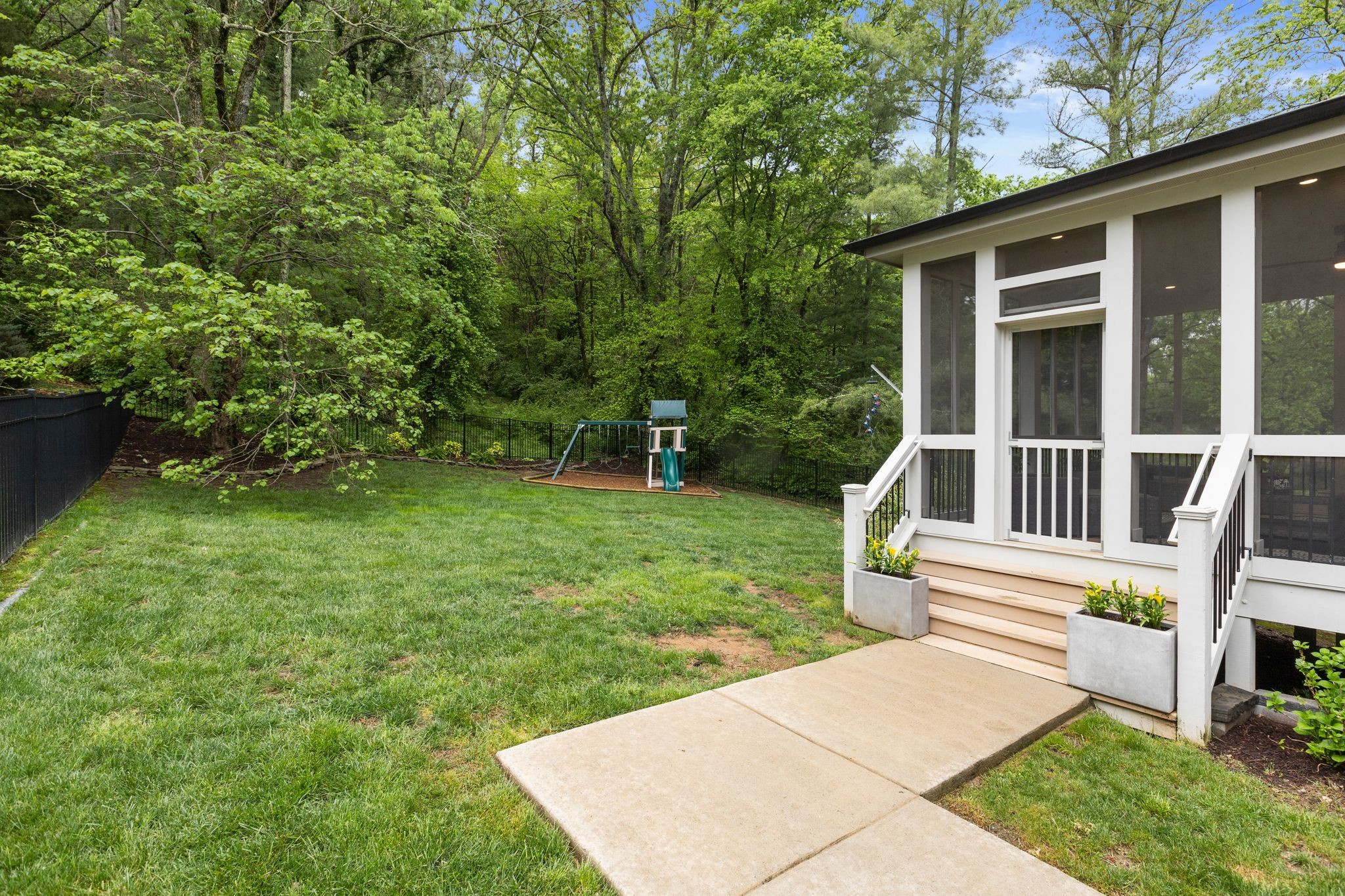 Nashville, Tennessee 37205, United States, 5 Bedrooms Bedrooms, ,6 BathroomsBathrooms,Residential,Active,109372