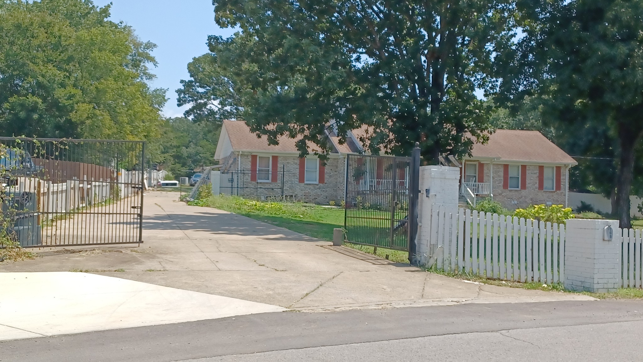 168 Center St