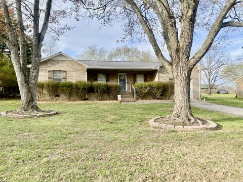 694 McQuade Cir McMinnville TN 37110