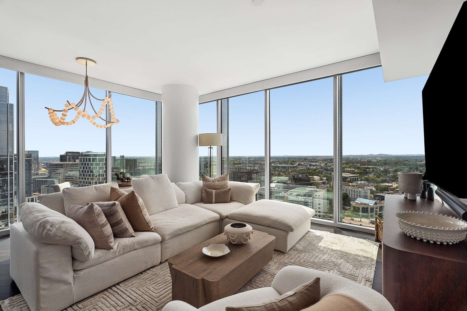 2-bed condo for sale in Nashville, TN 37203, 1616 West End Ave 2507 1616 West End Ave 2507, Nashville TN 37203 2-bed condo, photo 1 of 38