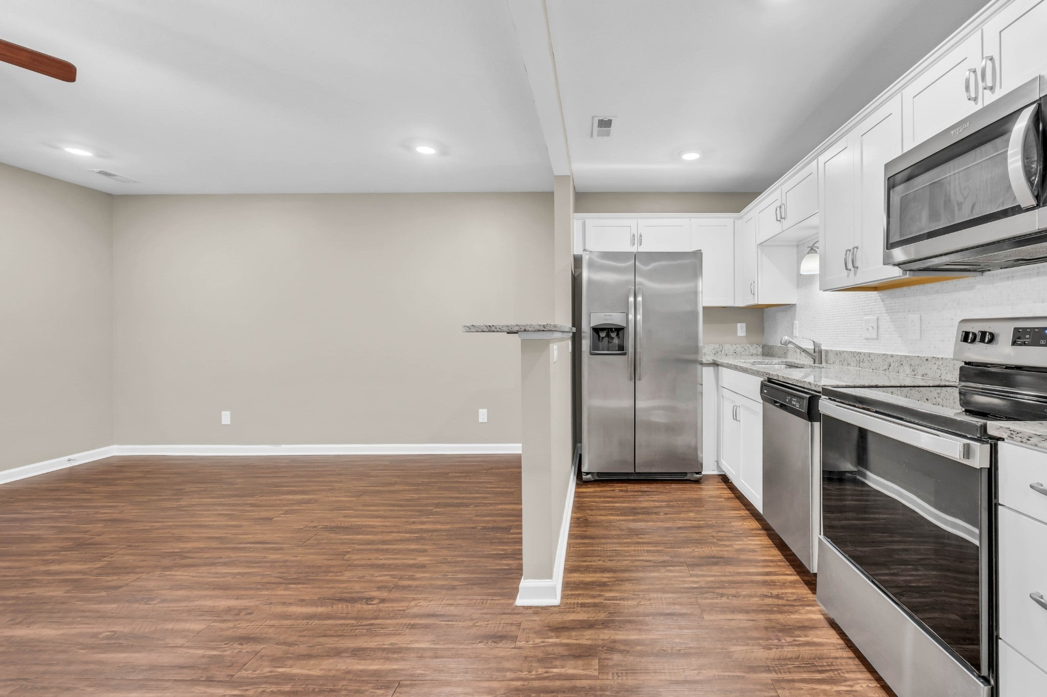 135 Country Ln 203