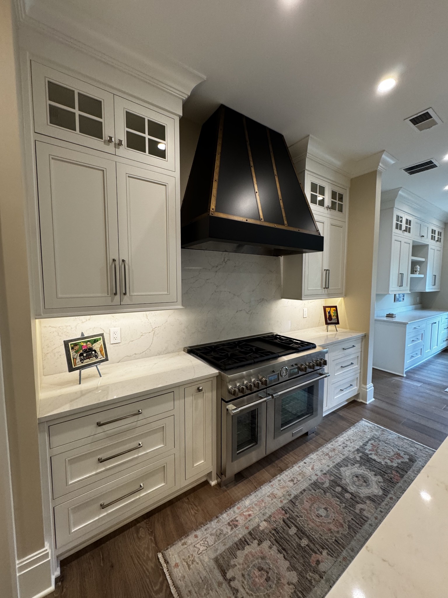 725 W Main St 101