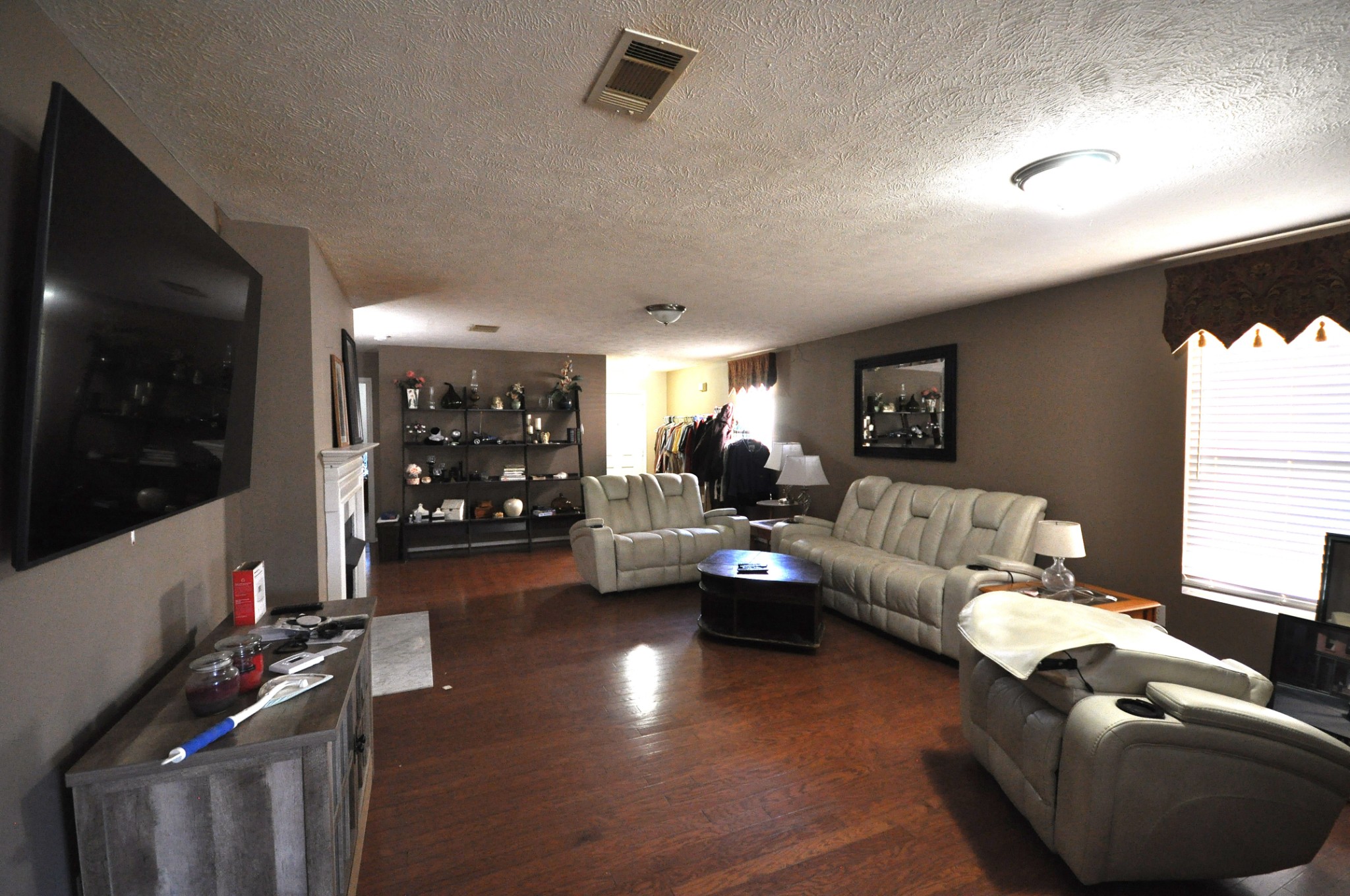 5681 Dory Dr