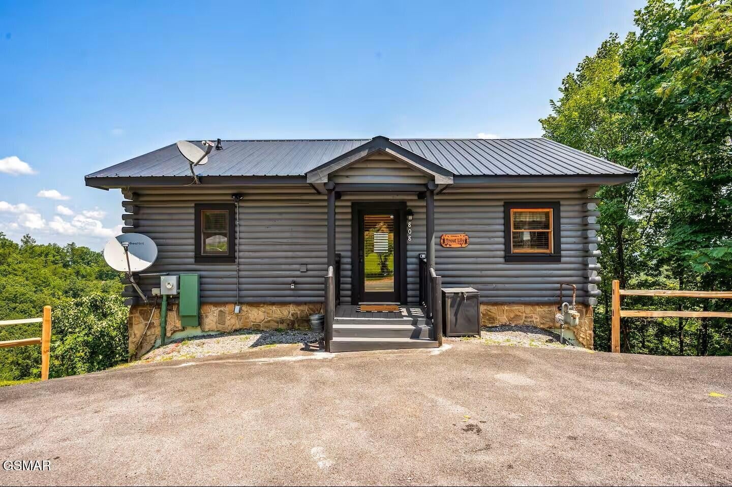 808 Peak Loop Way