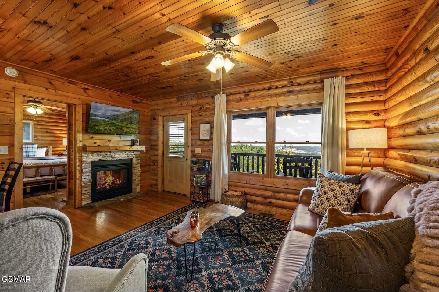 808 Peak Loop Way