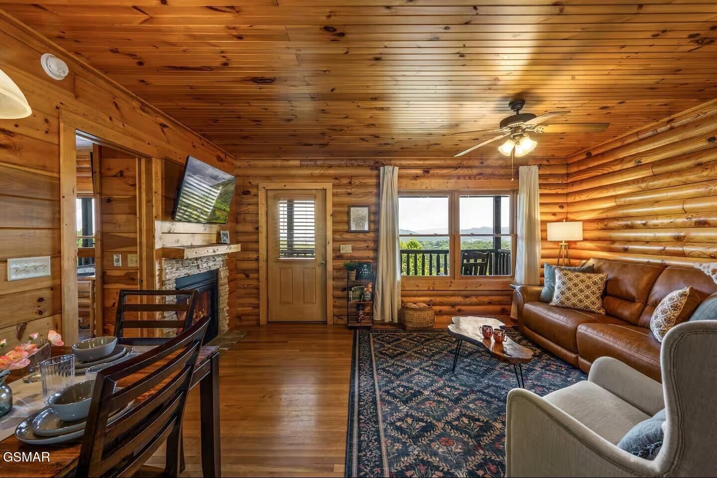 808 Peak Loop Way