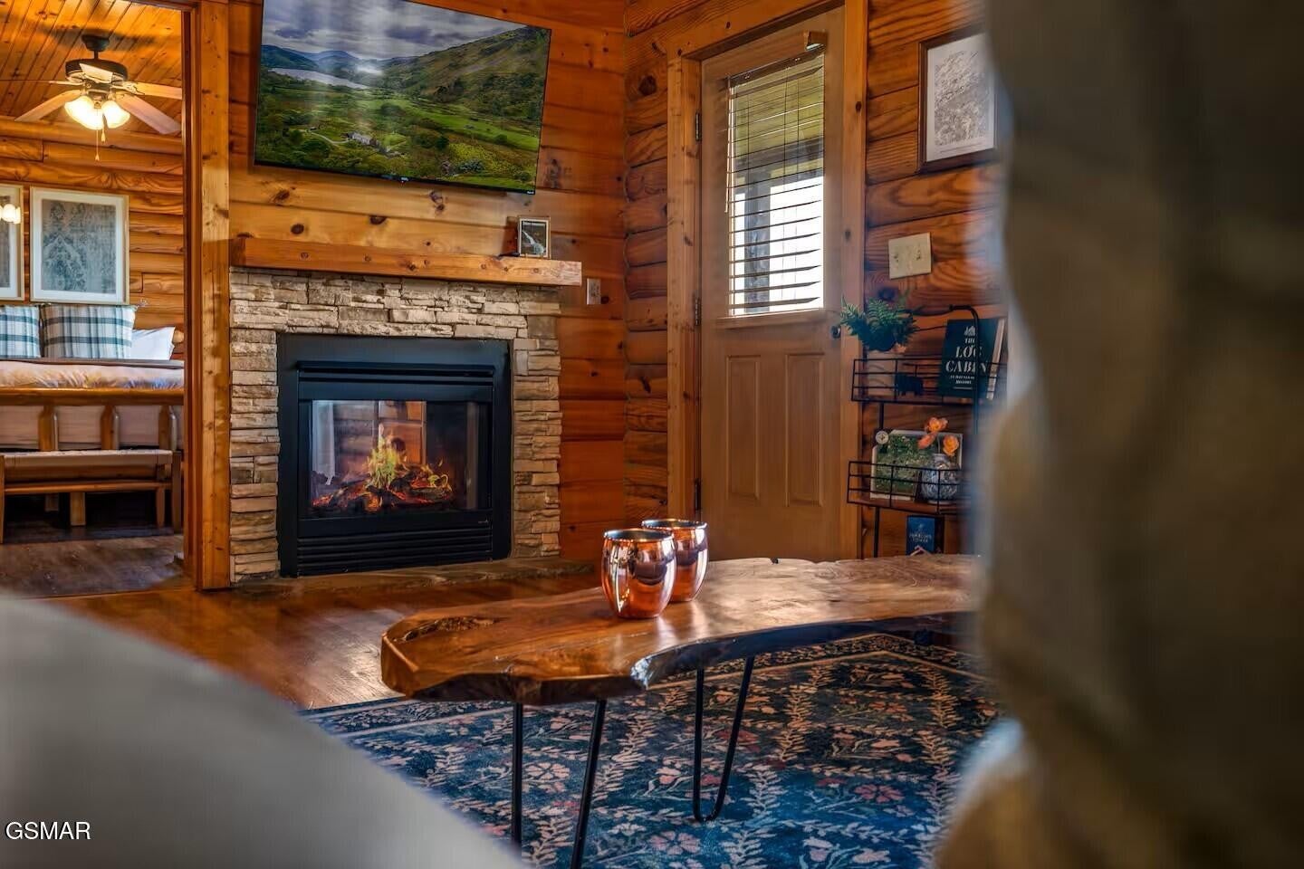 808 Peak Loop Way