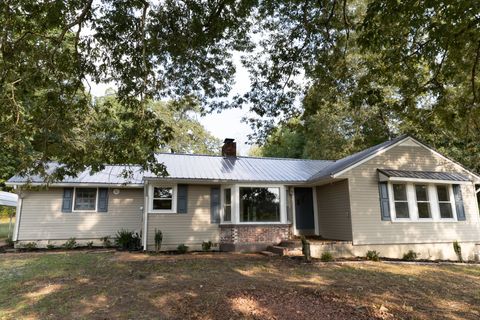 8 Rushing Ln Leoma TN 38468