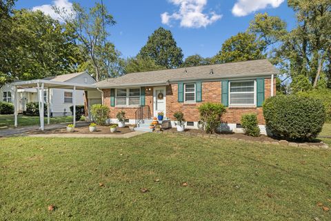 2812 Colonial Cir Nashville TN 37214