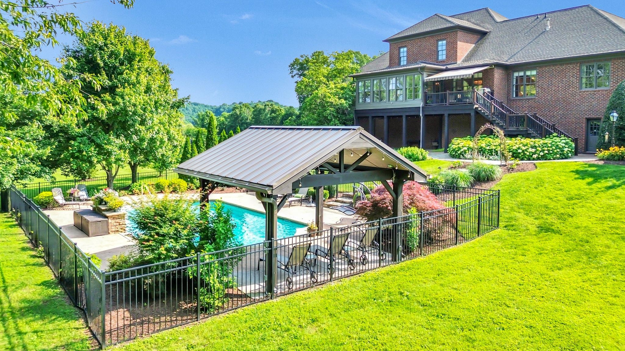 Thompsons Station, Tennessee 37179, United States, 4 Bedrooms Bedrooms, ,5 BathroomsBathrooms,Residential,Active,138271