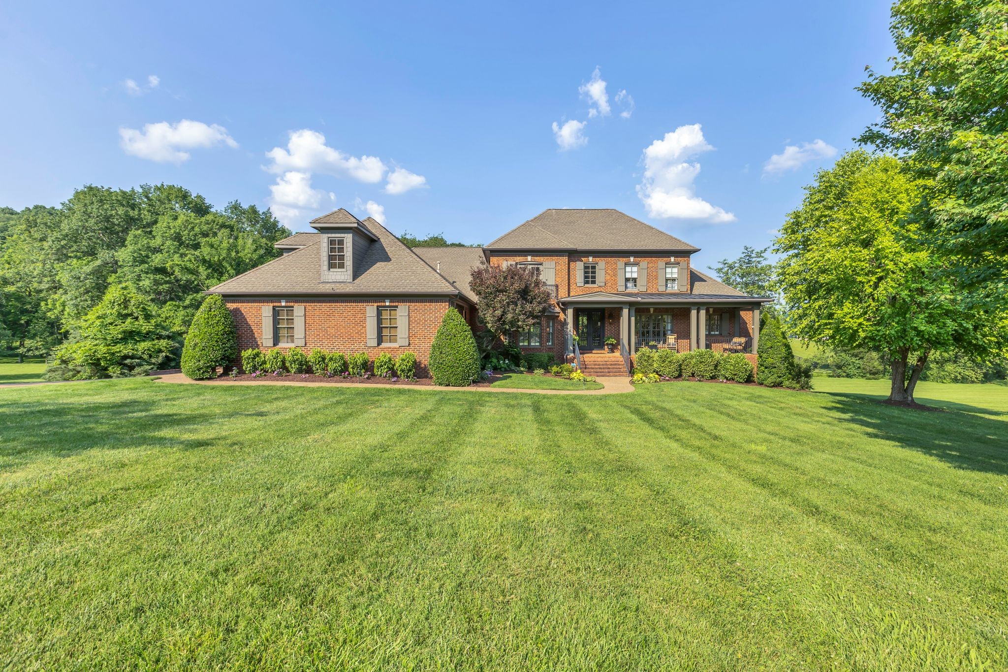 Thompsons Station, Tennessee 37179, United States, 4 Bedrooms Bedrooms, ,5 BathroomsBathrooms,Residential,Active,138271