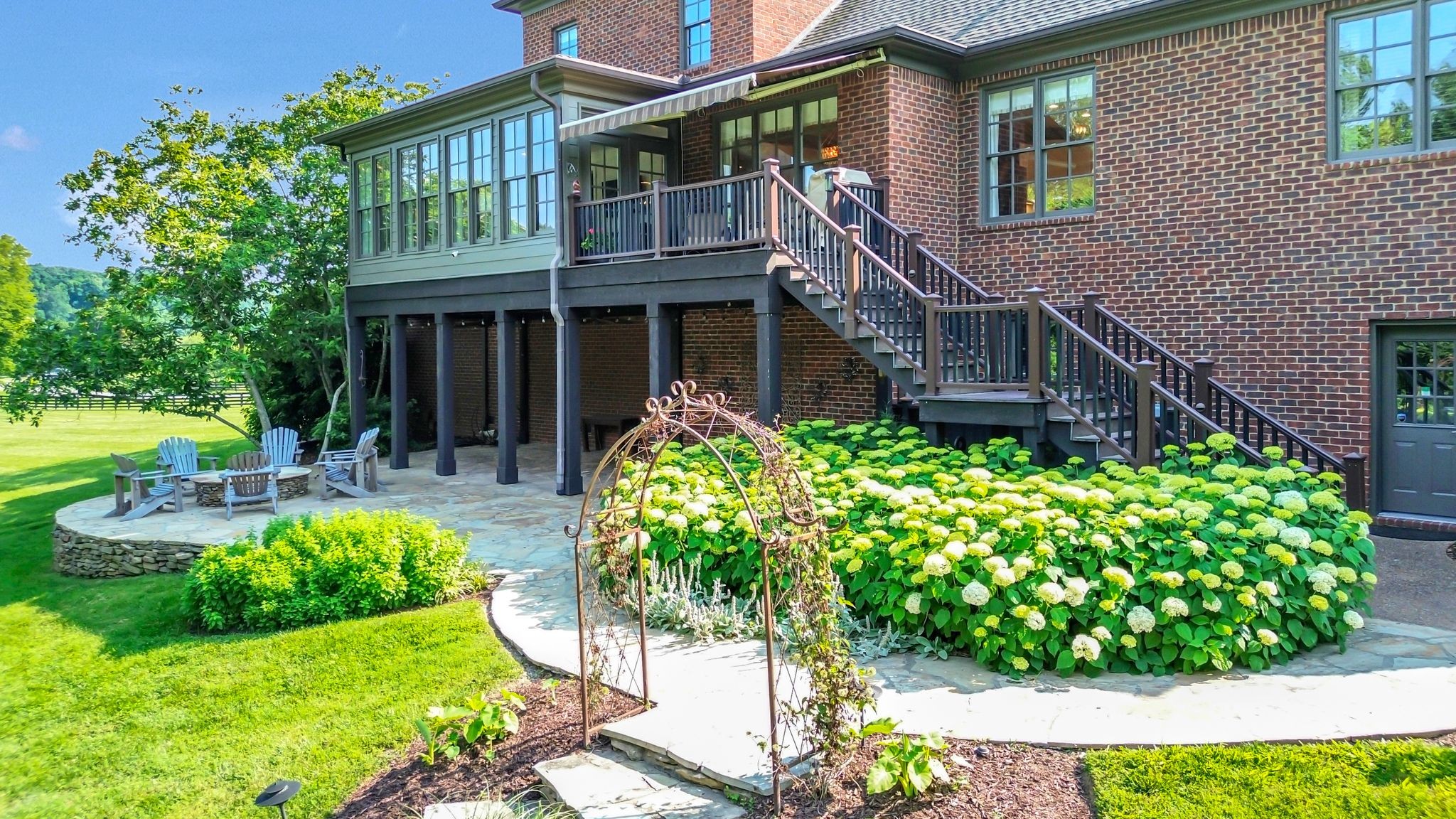 Thompsons Station, Tennessee 37179, United States, 4 Bedrooms Bedrooms, ,5 BathroomsBathrooms,Residential,Active,138271