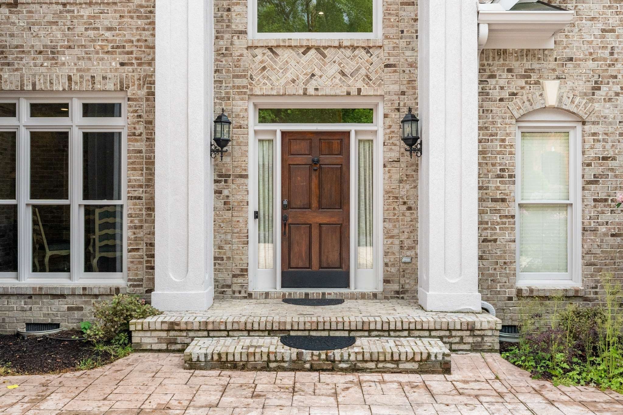 316 Whitworth Way