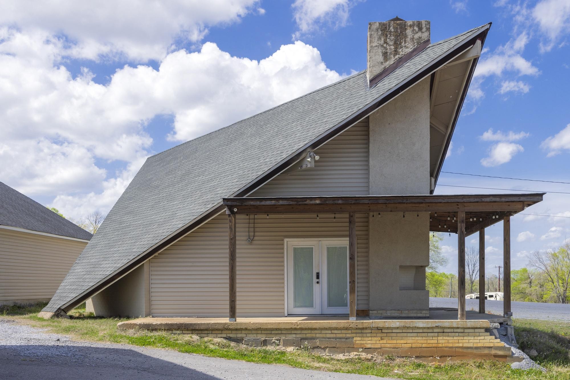 2060 Old Lebanon Dirt Rd