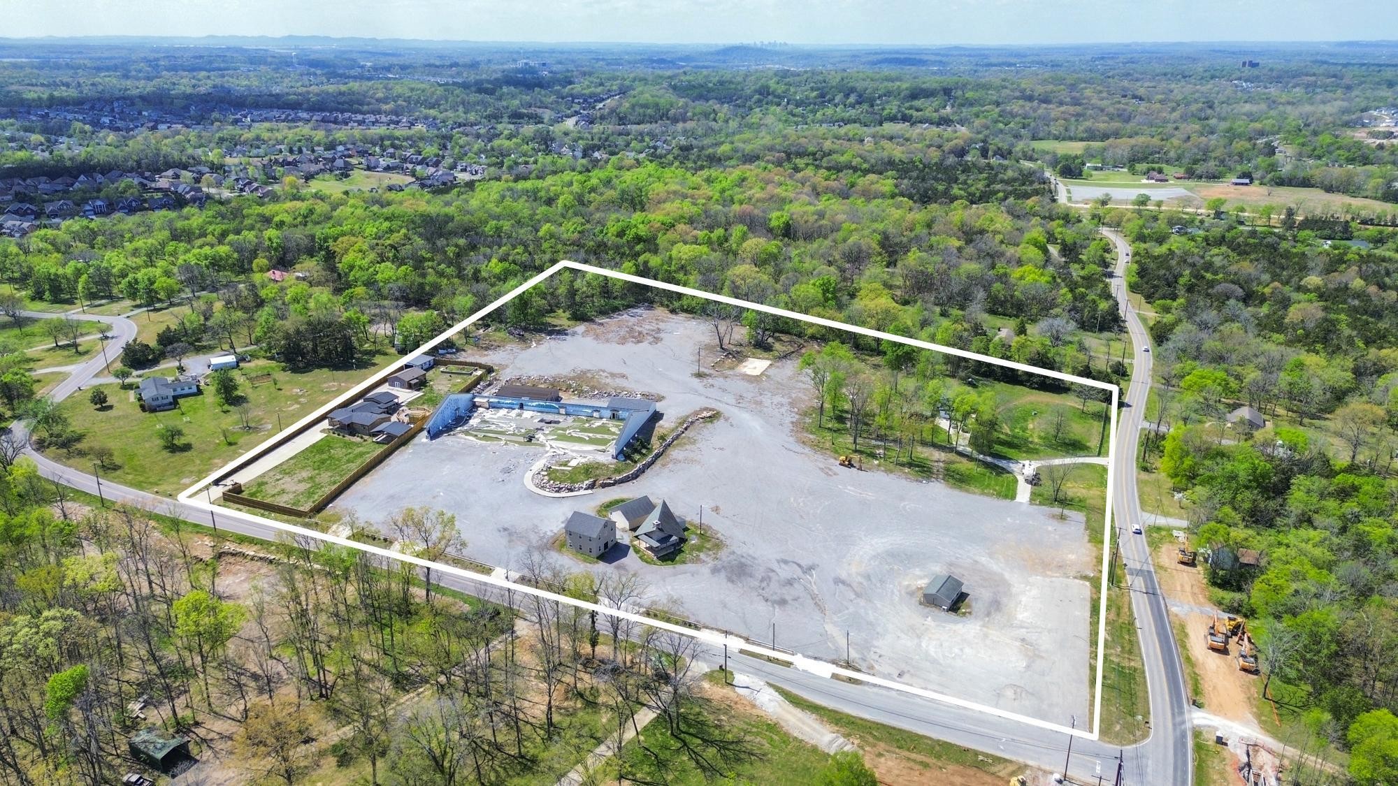 2060 Old Lebanon Dirt Rd