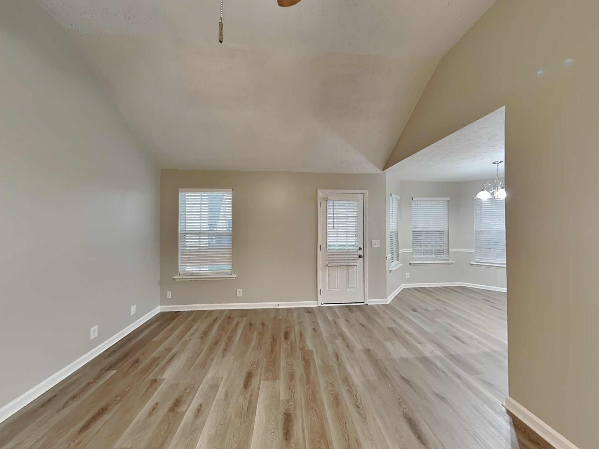 1233 Shannon Ln