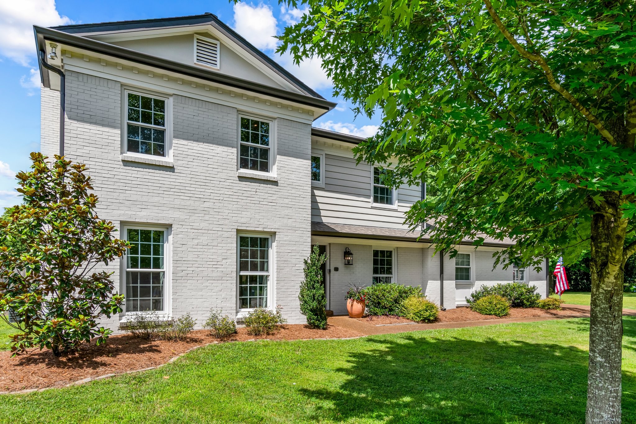 1913 Sam Houston Ct