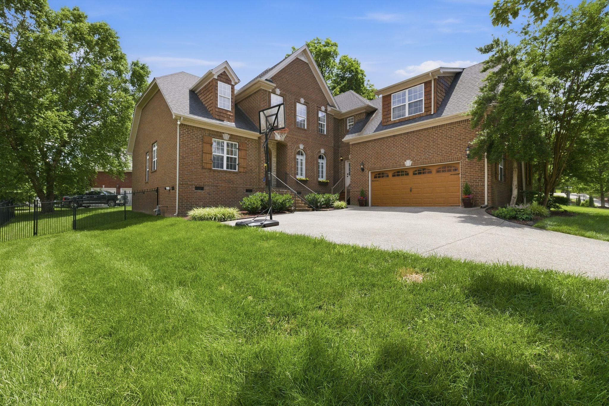 1013 Glessner Dr