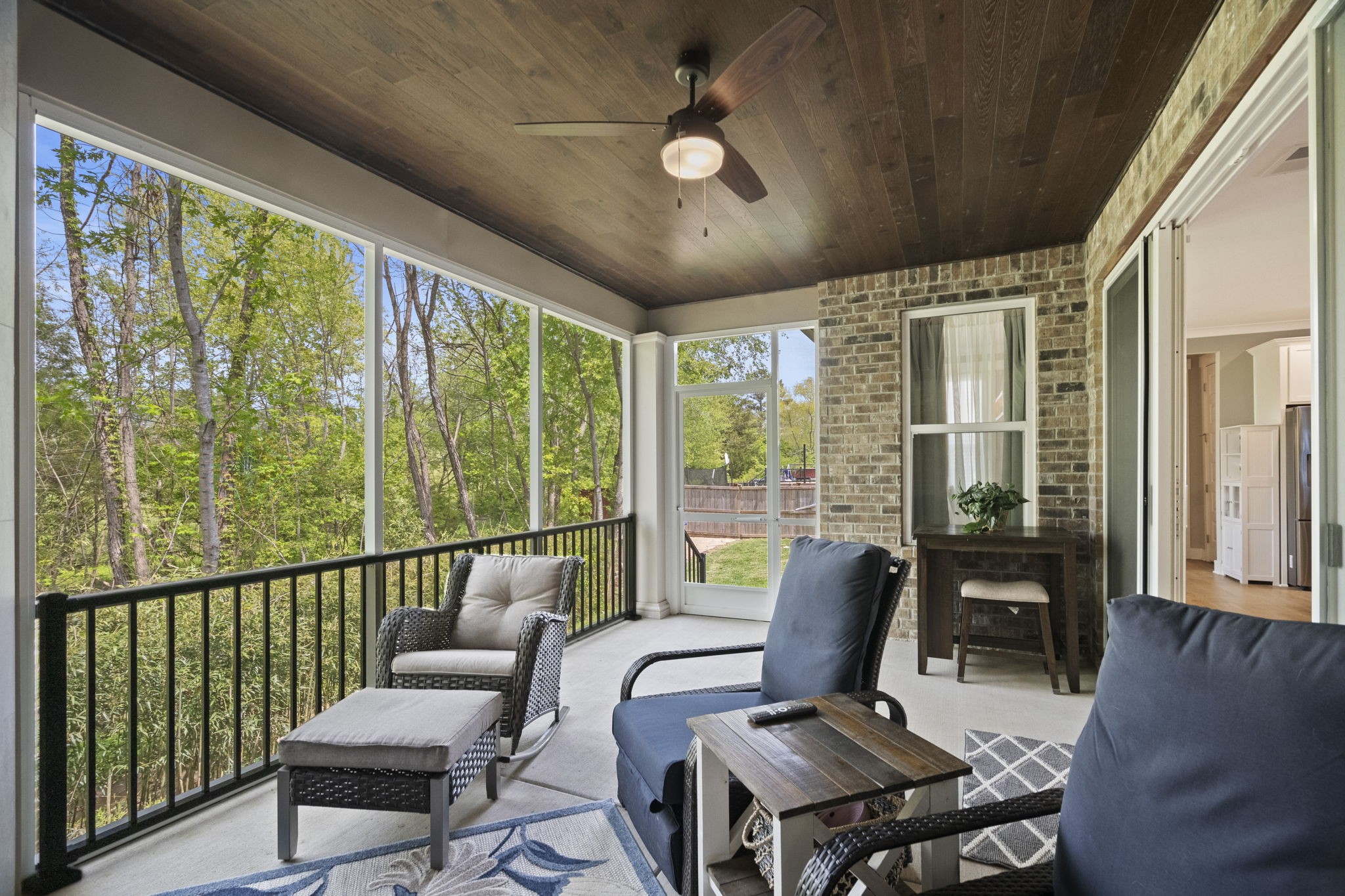 208 Faraway hills Dr