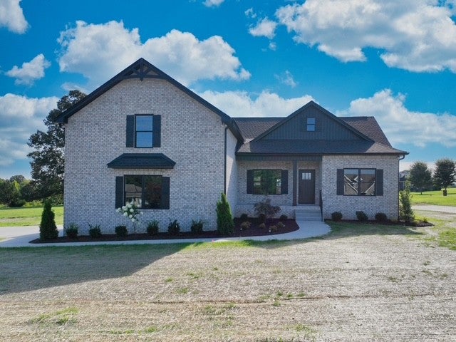 102 N Nikki Dr