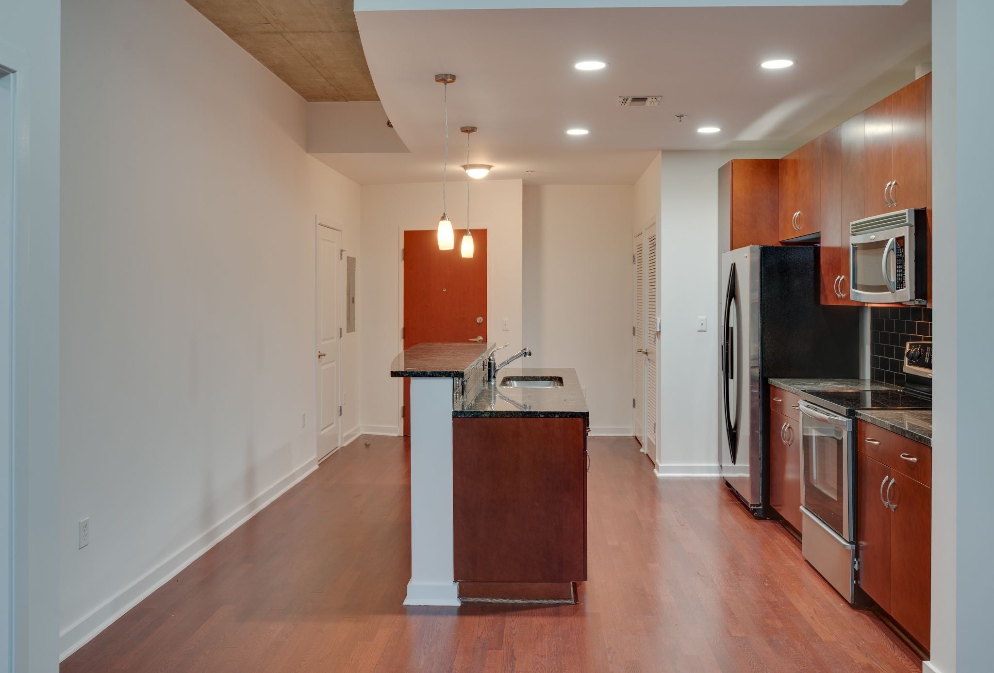301 Demonbreun St 1701