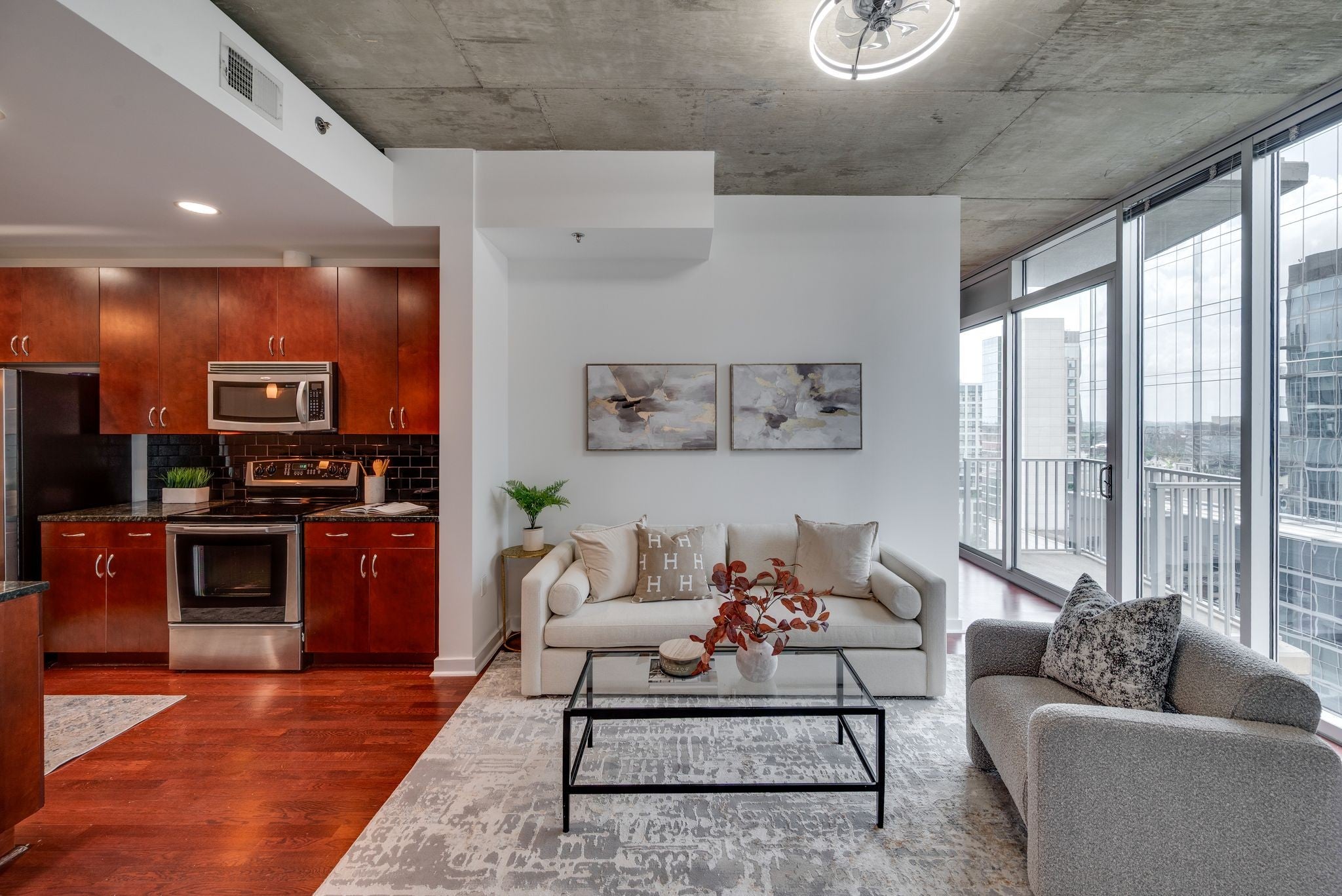 301 Demonbreun St 1701