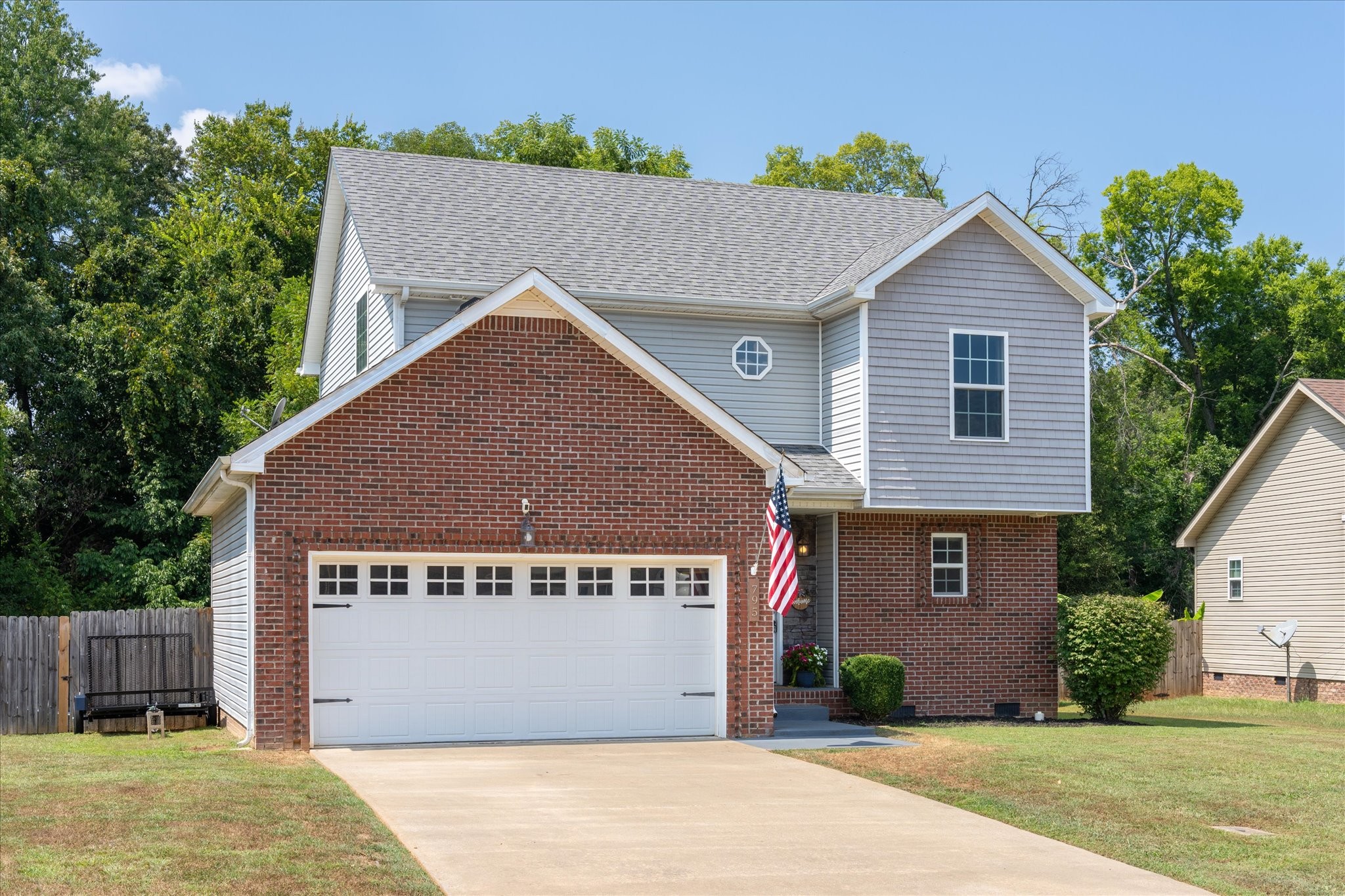 795 Banister Dr