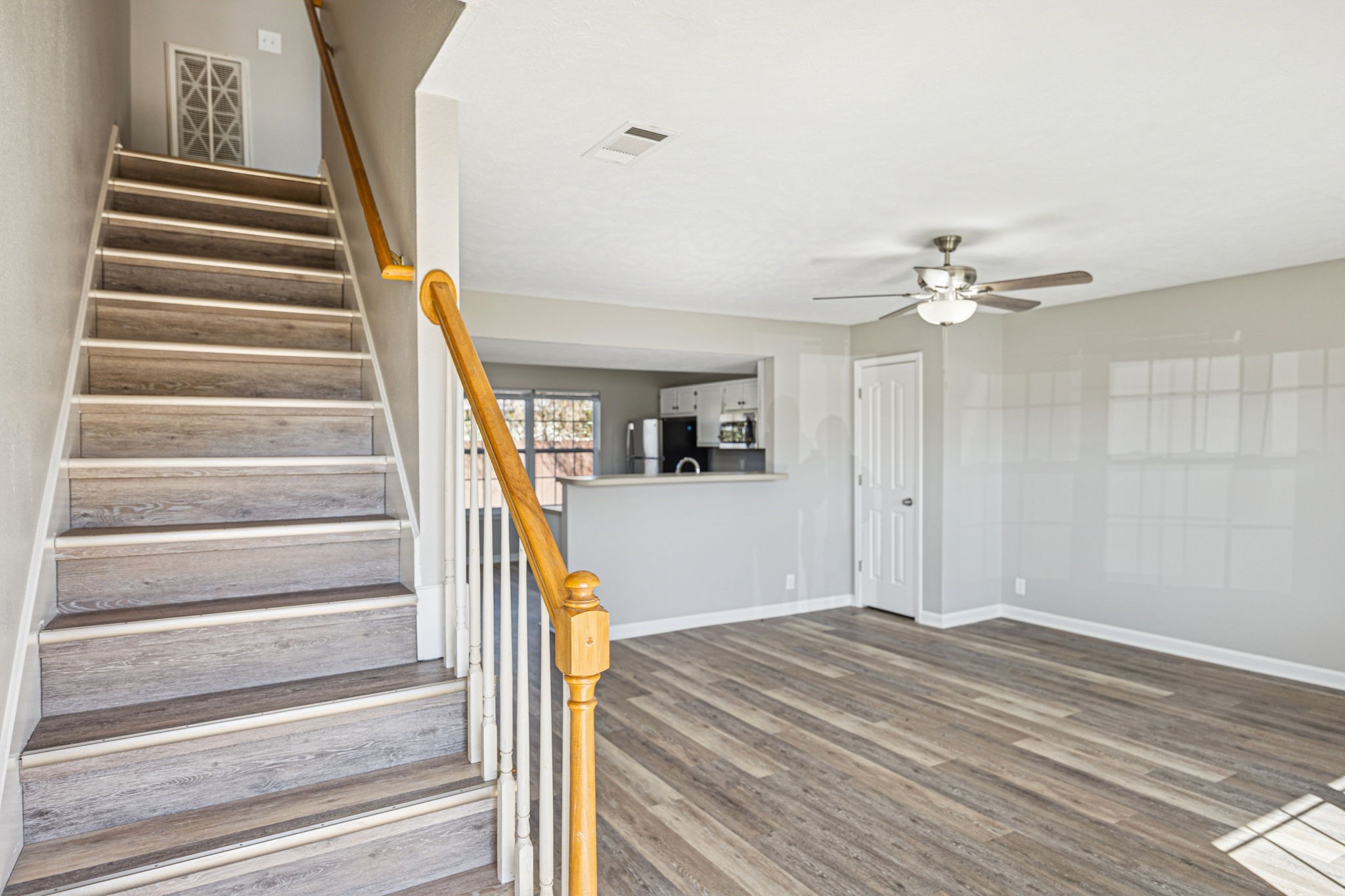 2217 S Rutherford Blvd