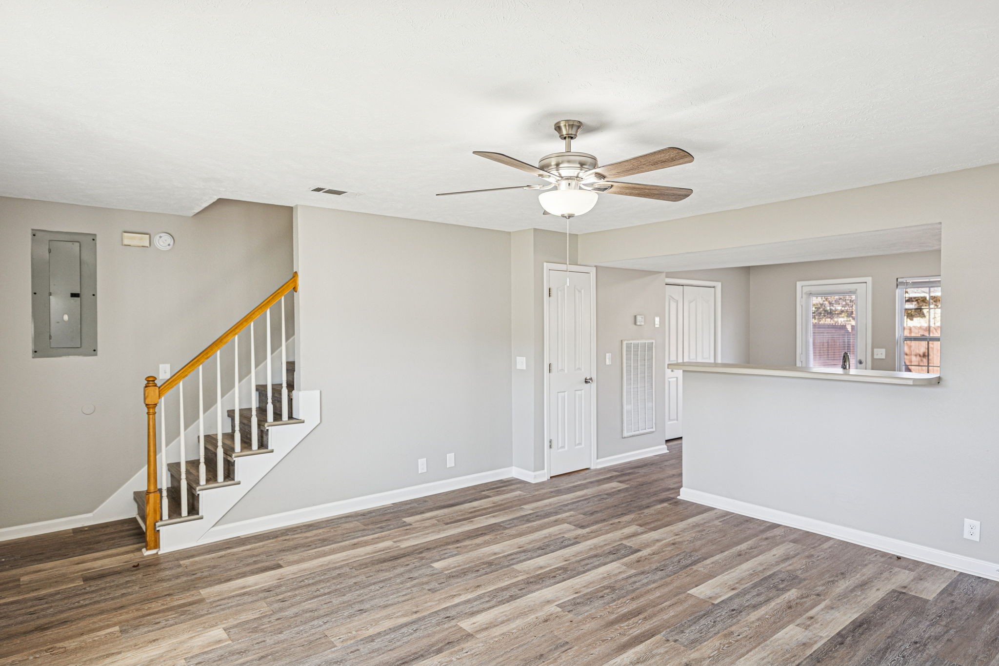 2217 S Rutherford Blvd