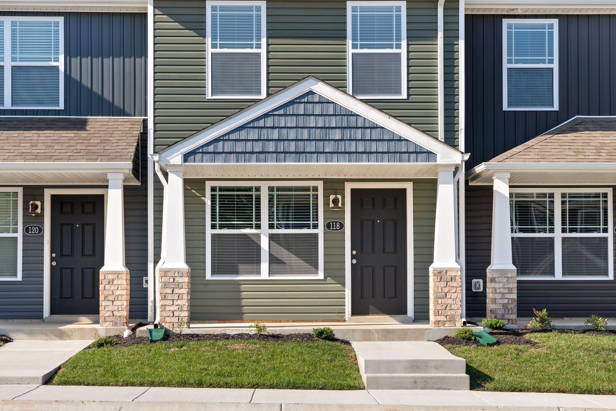 Clarksville, Tennessee 37040, United States, 2 Bedrooms Bedrooms, ,3 BathroomsBathrooms,Residential,Active,119964