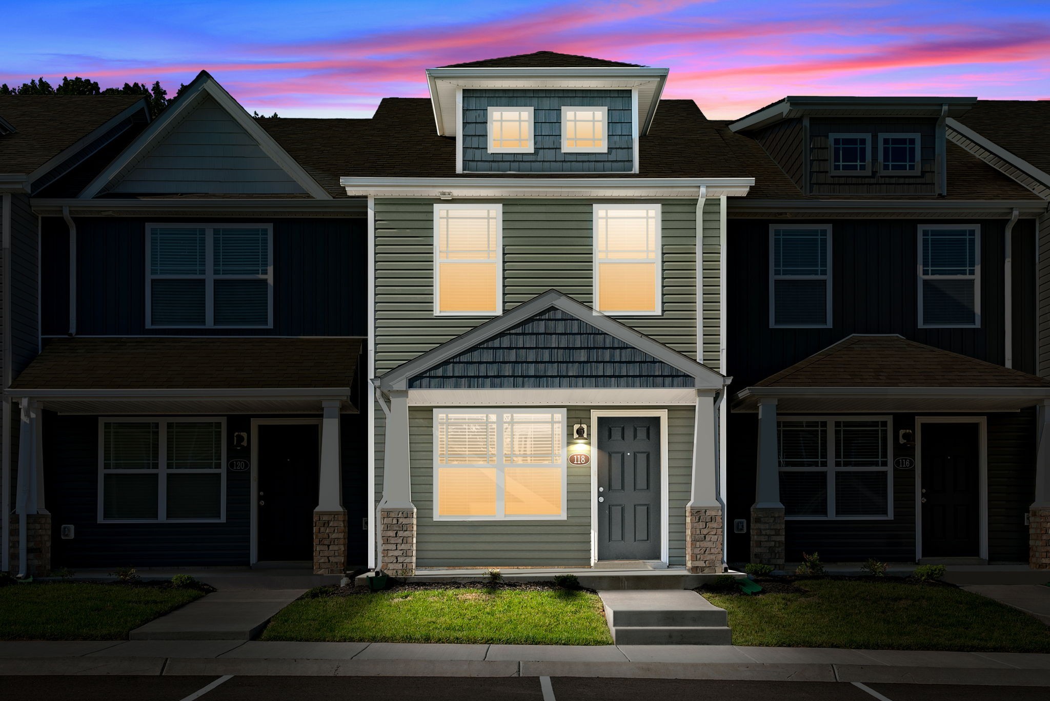 Clarksville, Tennessee 37040, United States, 2 Bedrooms Bedrooms, ,3 BathroomsBathrooms,Residential,Active,119964