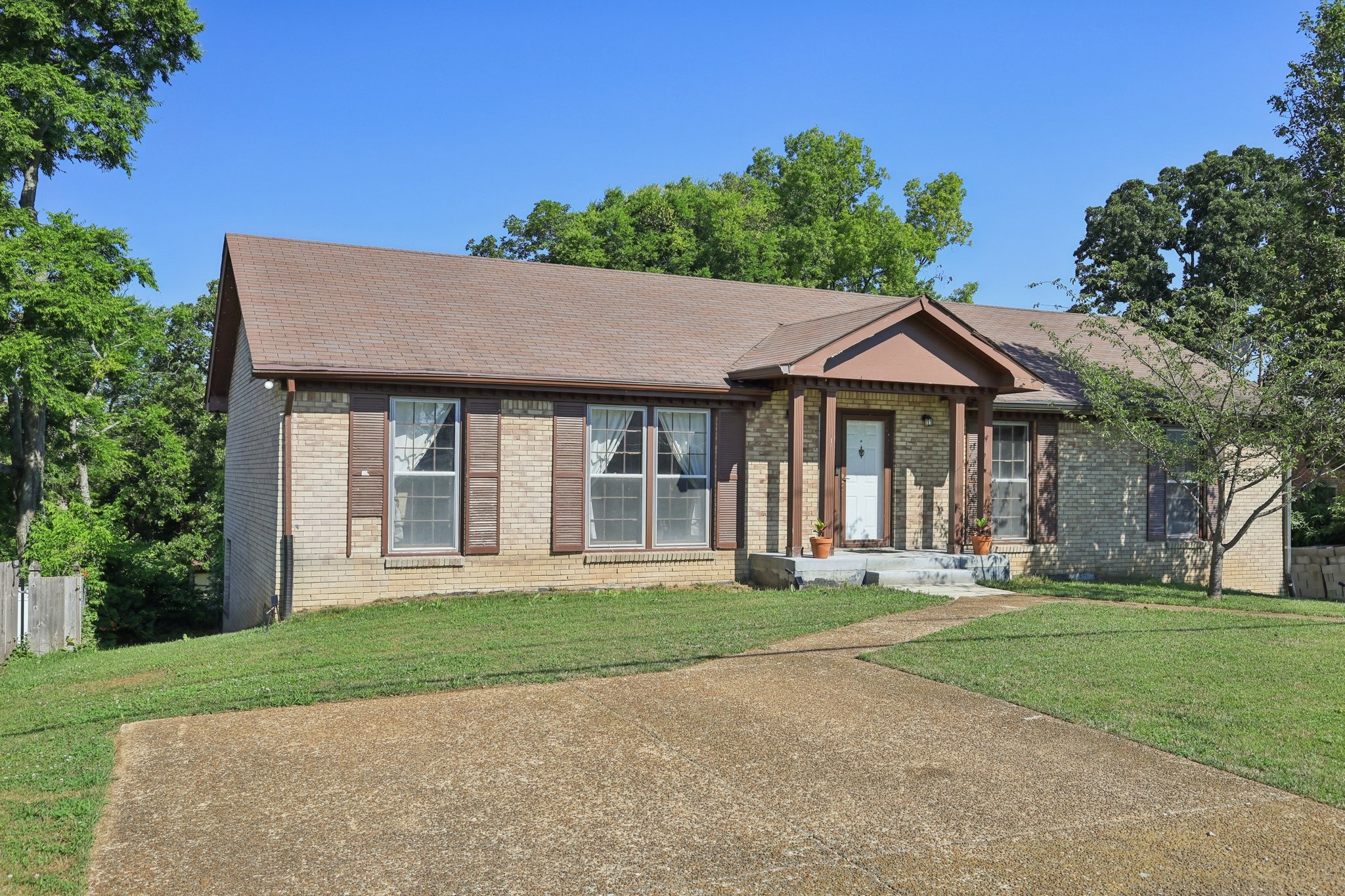 2604 Forest View Dr