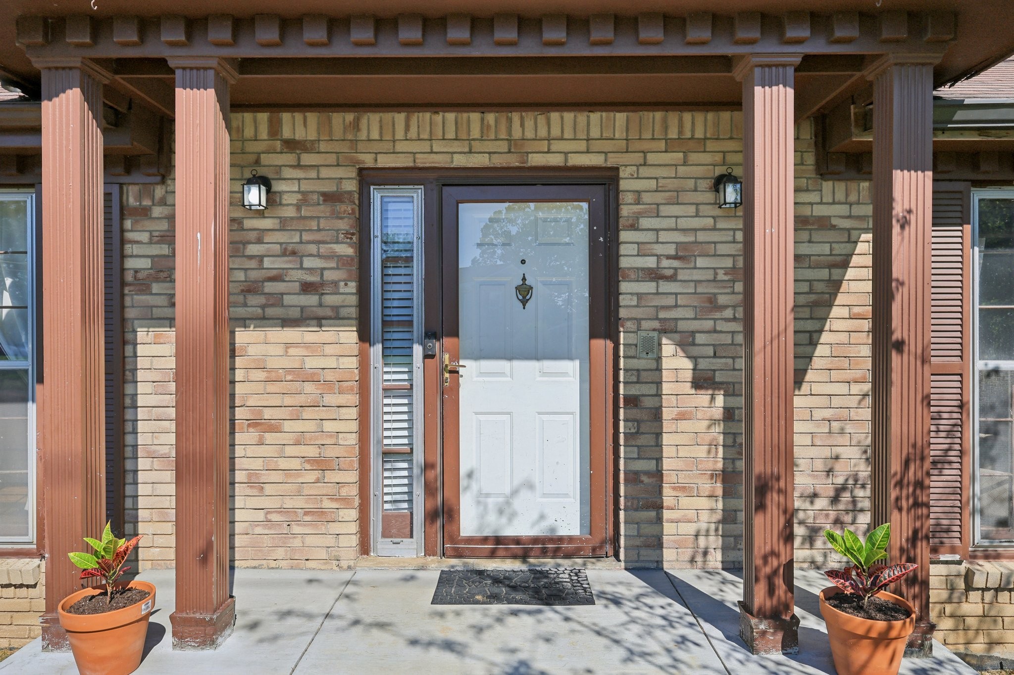 2604 Forest View Dr
