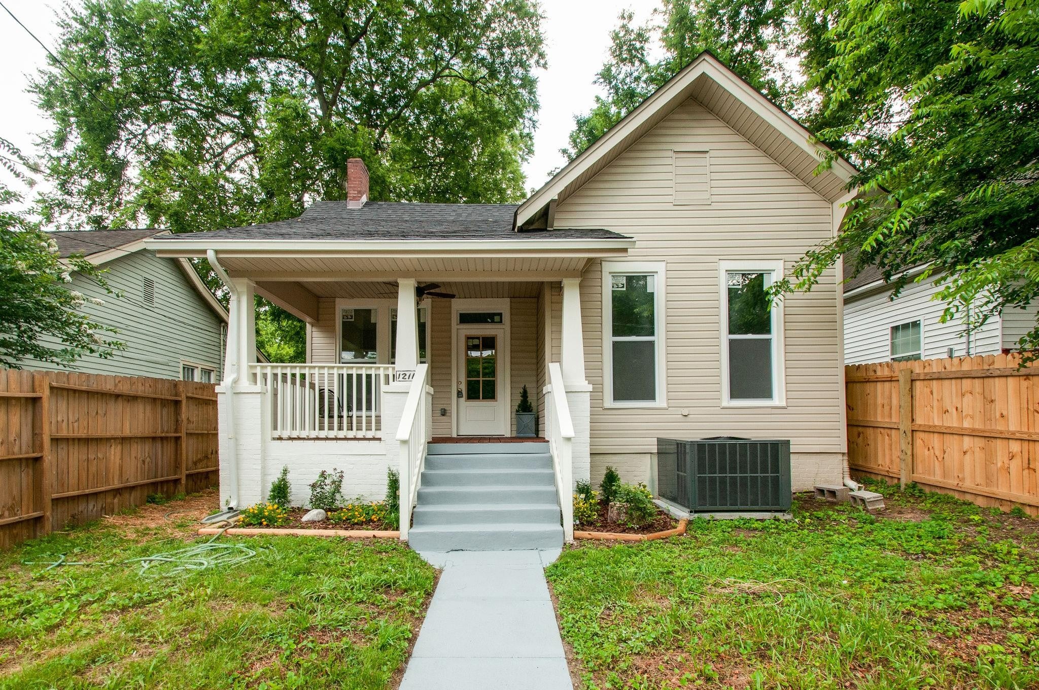 3-bed listing at 1211 Stainback Ave, Nashville