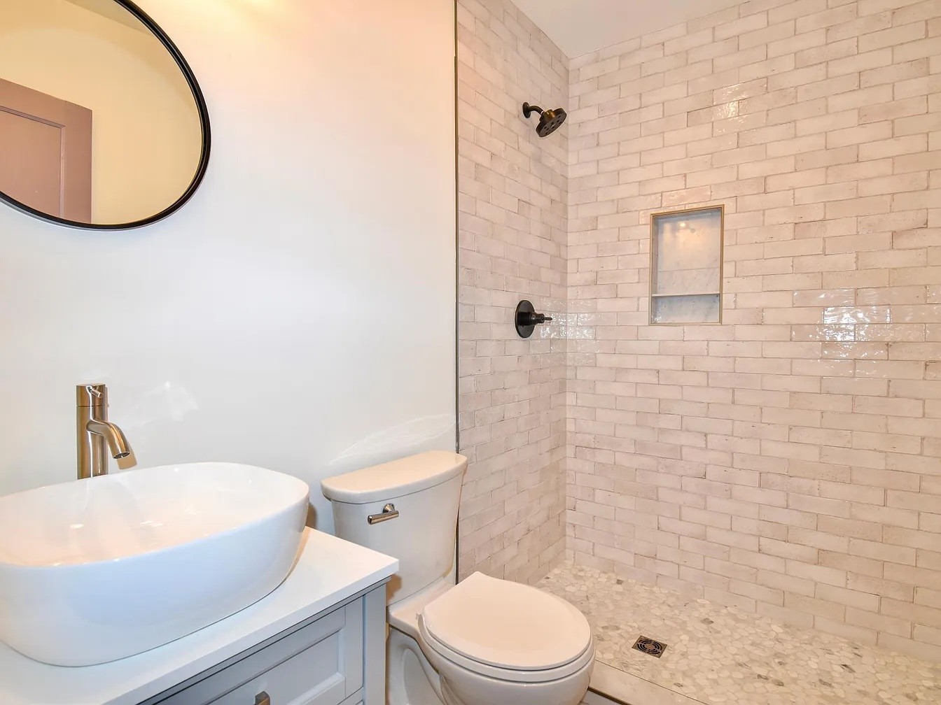 Columbia, Tennessee 38401, United States, 2 Bedrooms Bedrooms, ,1 BathroomBathrooms,Residential,Active,193168