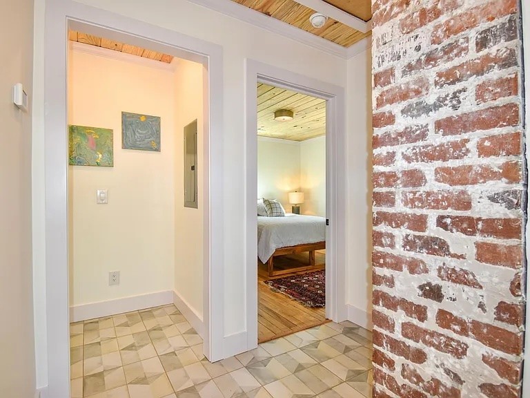 Columbia, Tennessee 38401, United States, 2 Bedrooms Bedrooms, ,1 BathroomBathrooms,Residential,Active,193168