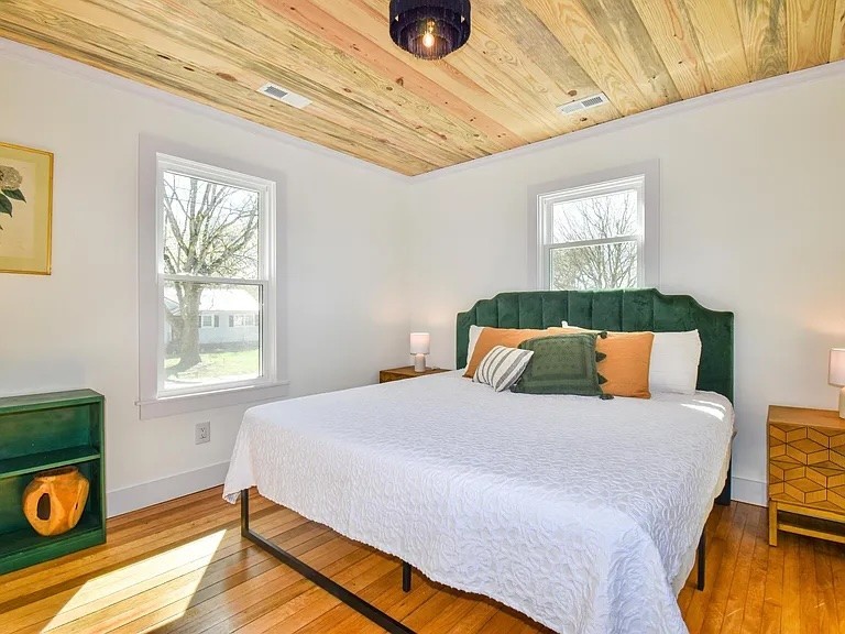 Columbia, Tennessee 38401, United States, 2 Bedrooms Bedrooms, ,1 BathroomBathrooms,Residential,Active,193168