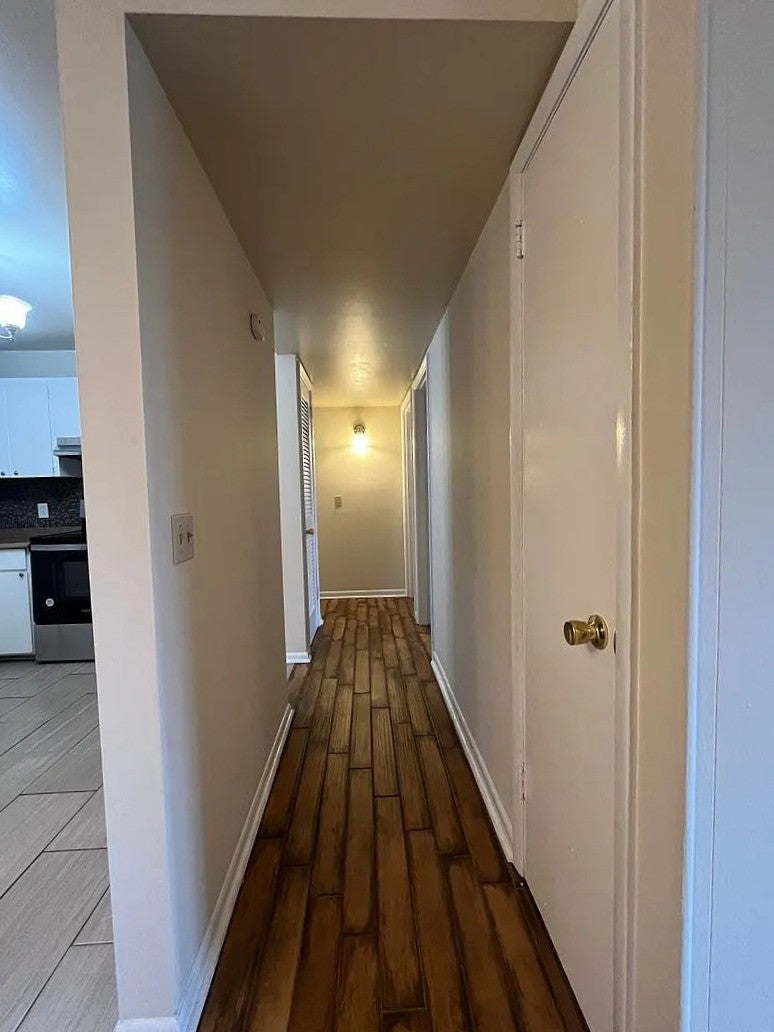 555 N DuPont Ave B42