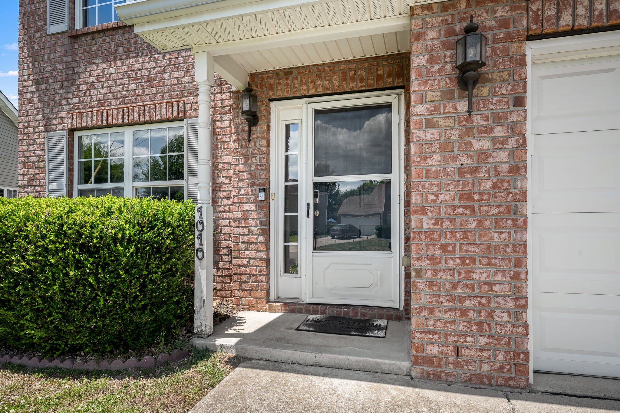 1010 Lowrey Pl