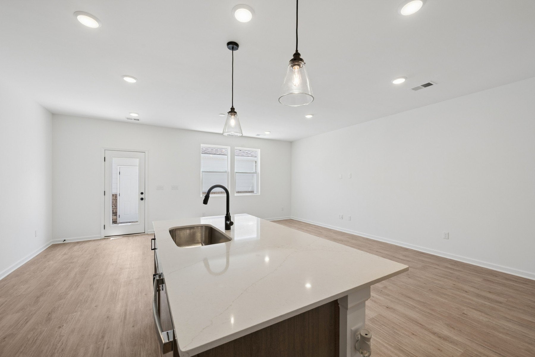 2900 Suzanne Landon Dr J1